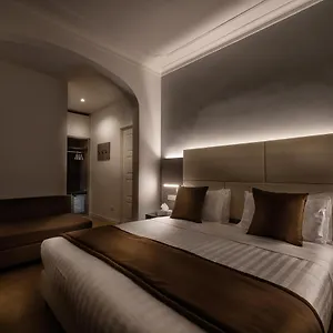 Trinità Grand Rome